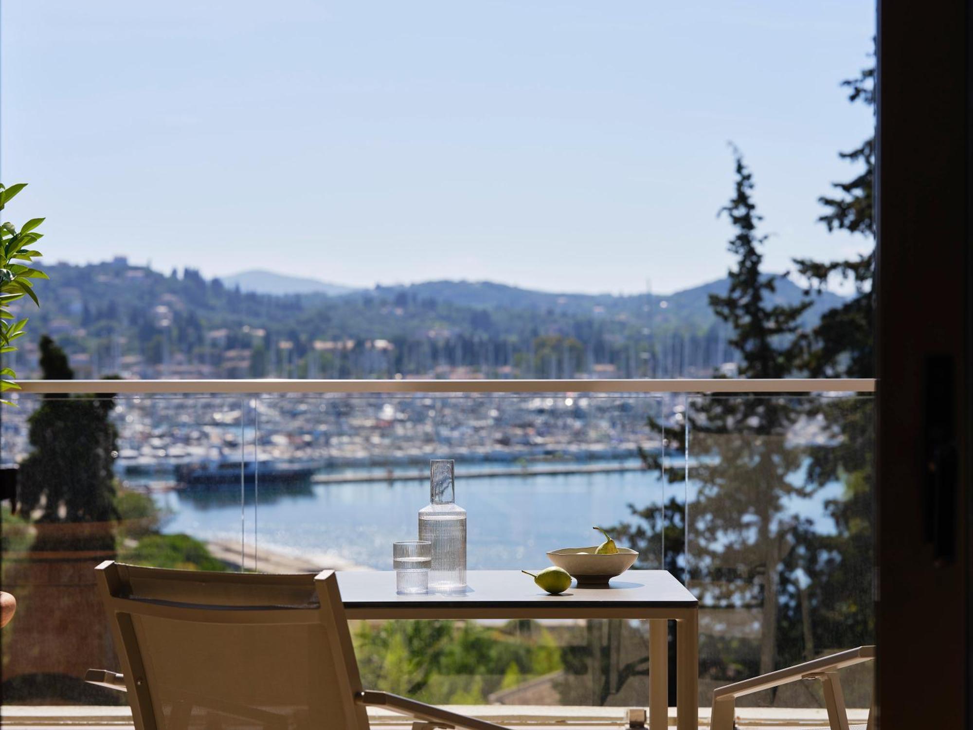 Family Room Bay View